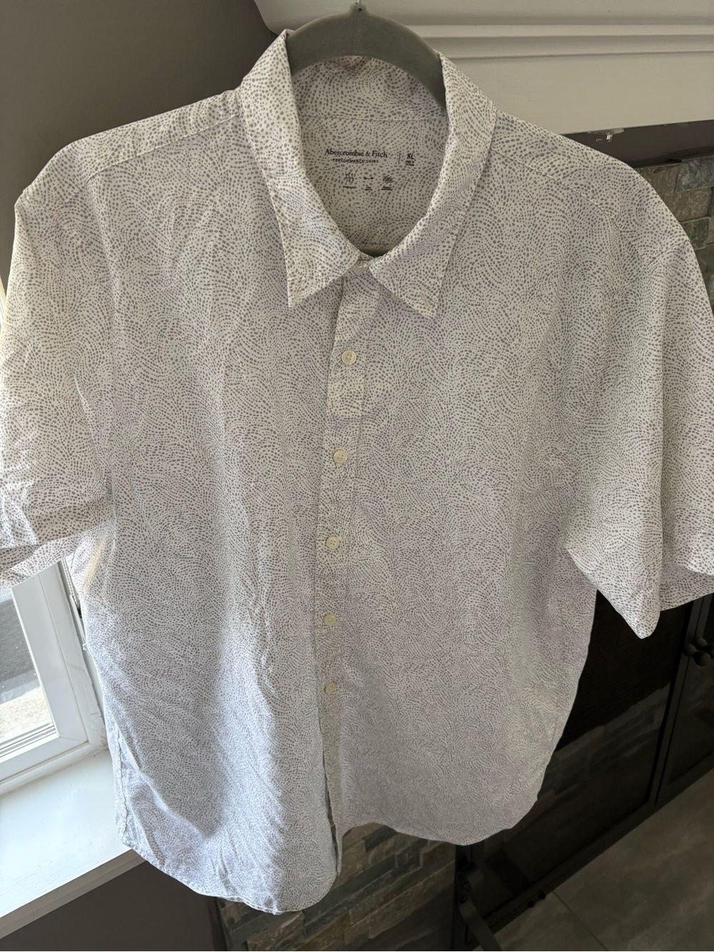 Abercrombie & Fitch White Short-Sleeve Button-Down with Subtle Black Dot Print